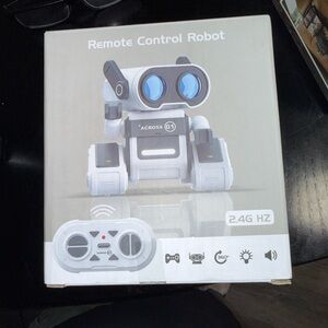 01 Remote Control Robot - White